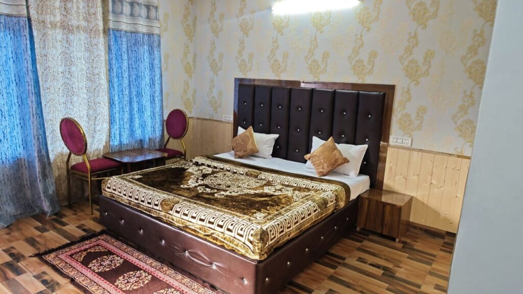 3. Room - 2500