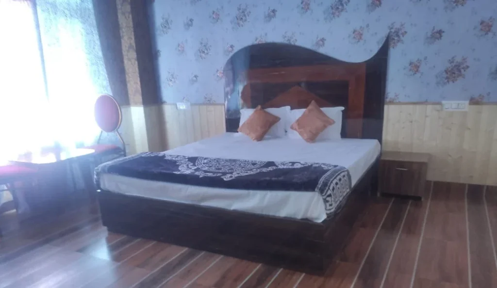 6. Room 2500